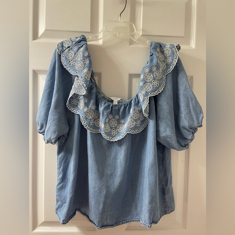 Time And Tru Embroidered Denim Like Top 16/18